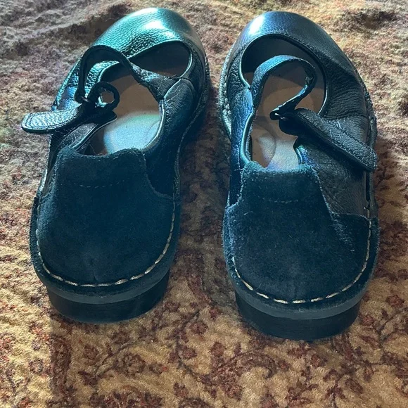 Black Leather Mary Jane Shoes - Picture 7 of 9